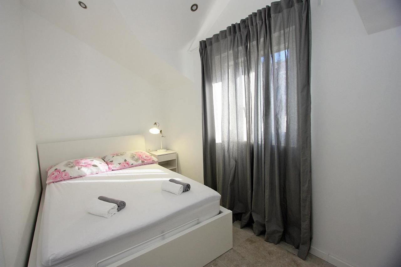 Apartman Ivana Supetar Luaran gambar